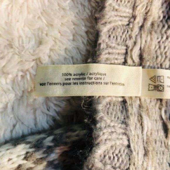 Aeropostale Diamond Pattern Grey & White Sweater - Picture 7 of 8